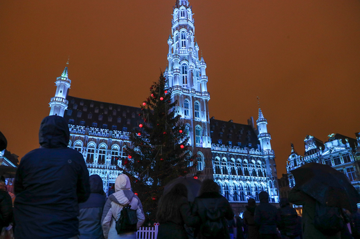 20211213 winterpret kerst kerstboom lichtshow grote markt